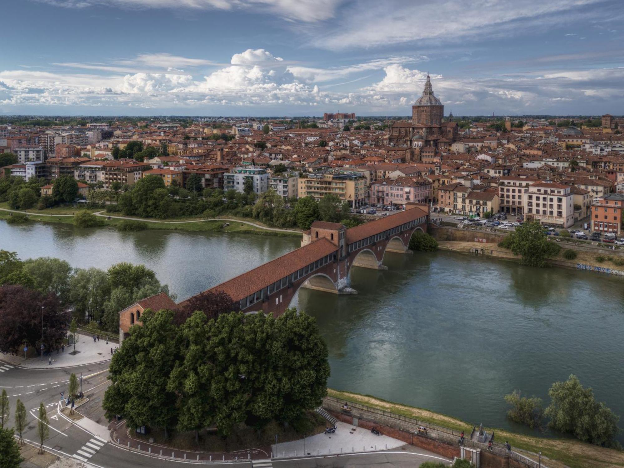 Lory House By Holiday World Apartment Pavia Exterior photo